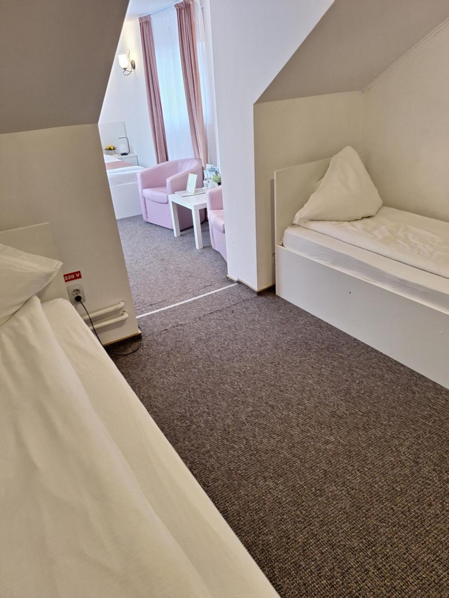 Pensiunea Tinelu Brasov Săcele Habitación foto