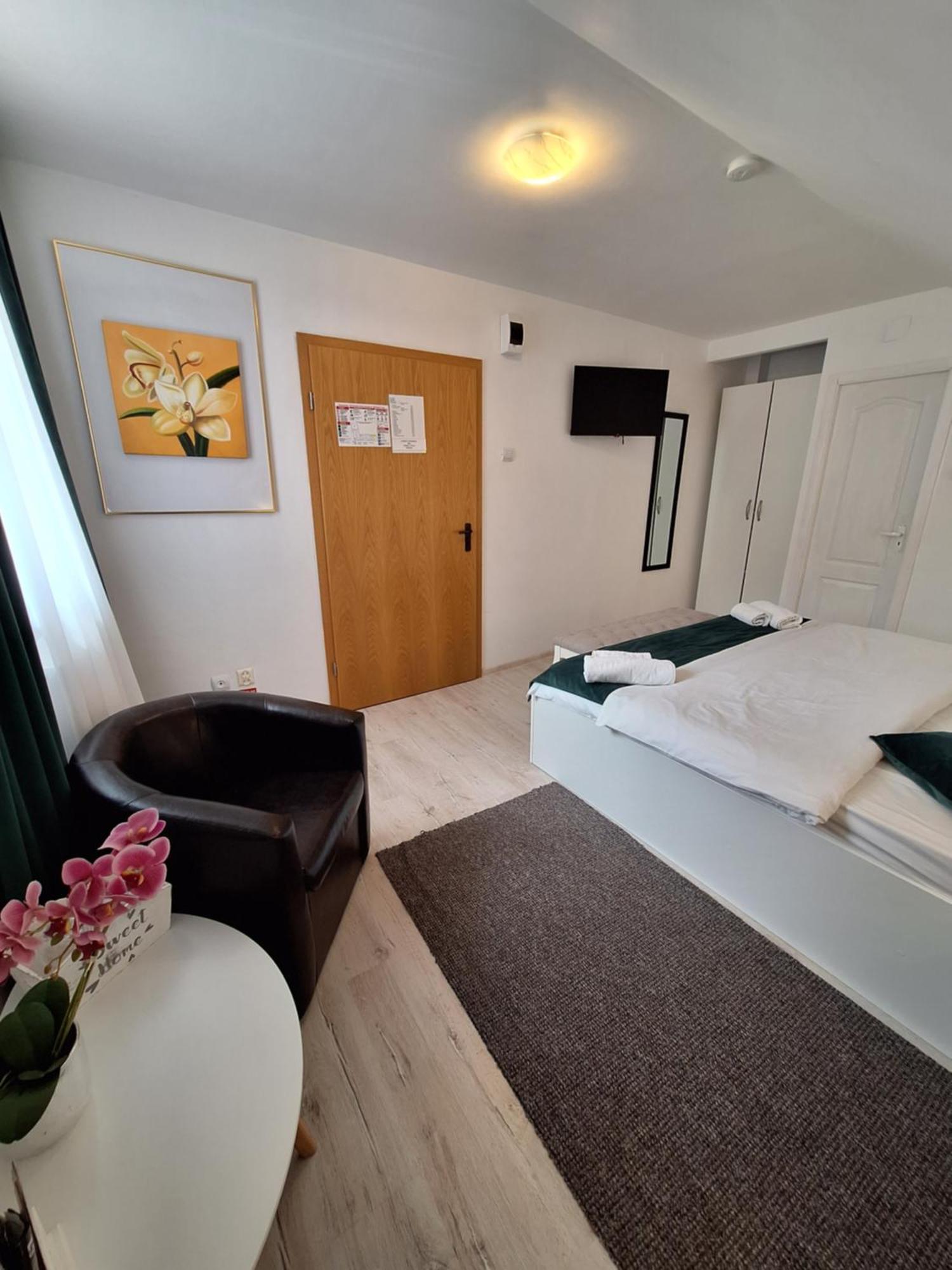 Pensiunea Tinelu Brasov Săcele Habitación foto