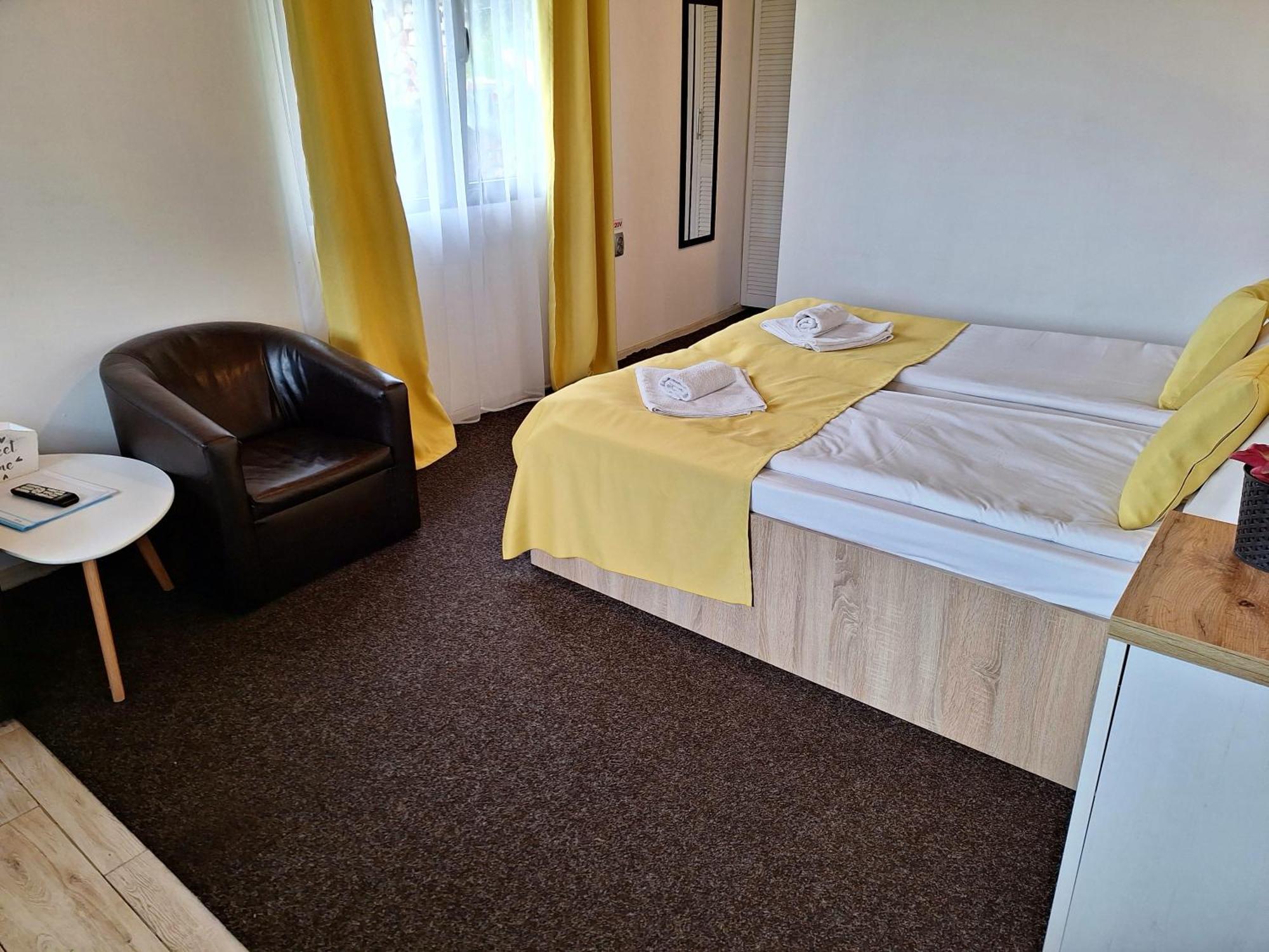 Pensiunea Tinelu Brasov Săcele Exterior foto