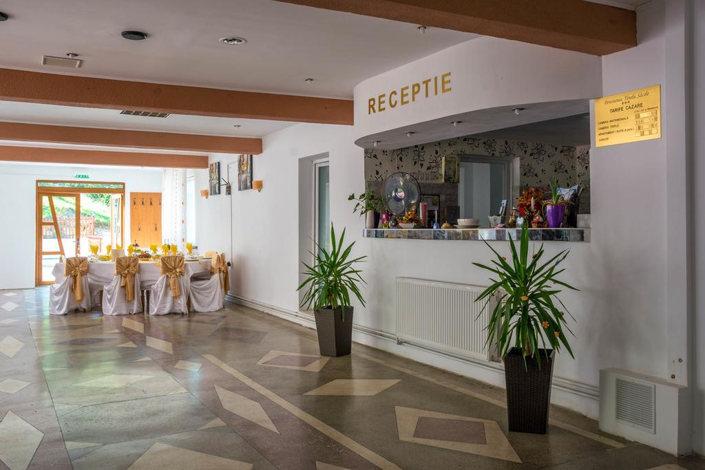 Pensiunea Tinelu Brasov Săcele Exterior foto